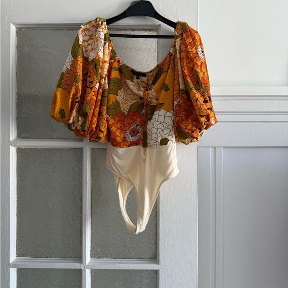 Orange Floral Puff Sleeve Bodysuit – Size Medium - Picture 3 of 3